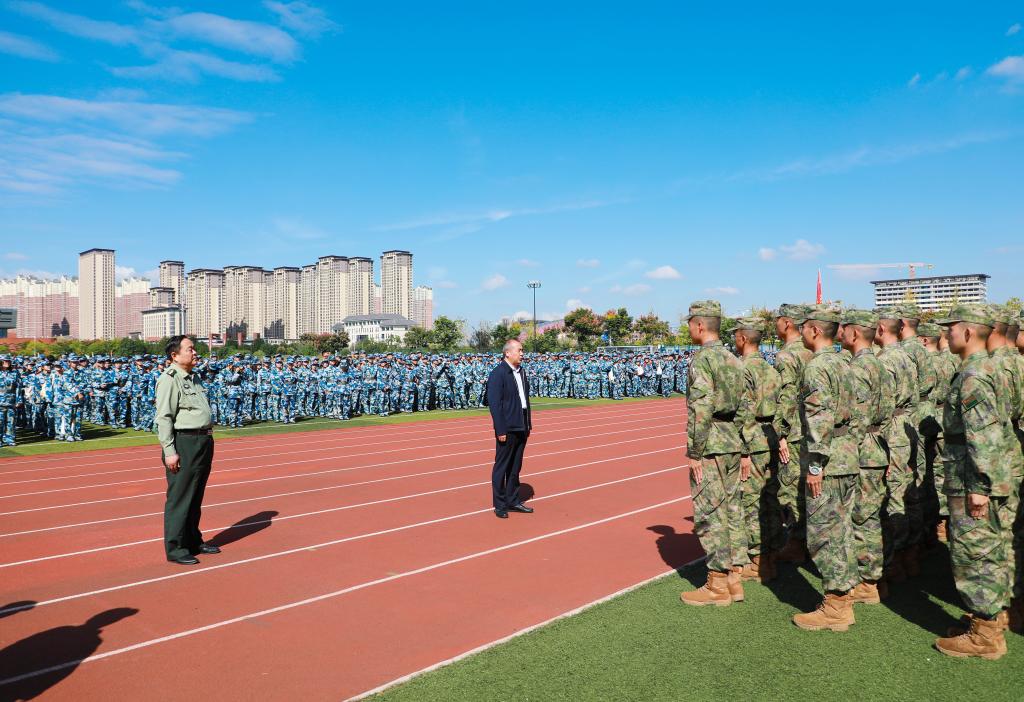 军训.jpg 军训.jpg