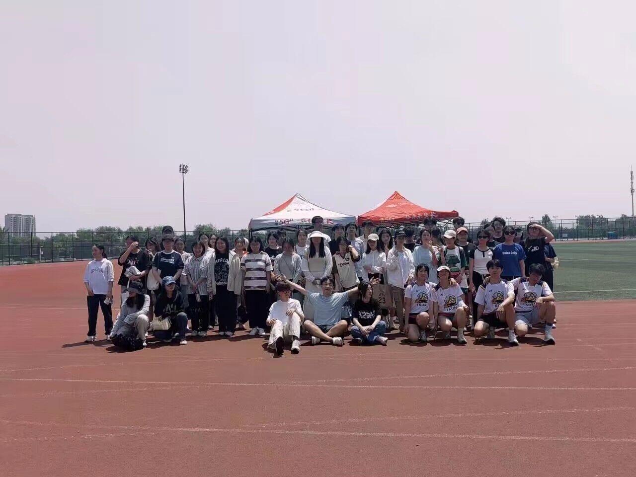 活动现场合影.jpg 活动现场合影.jpg